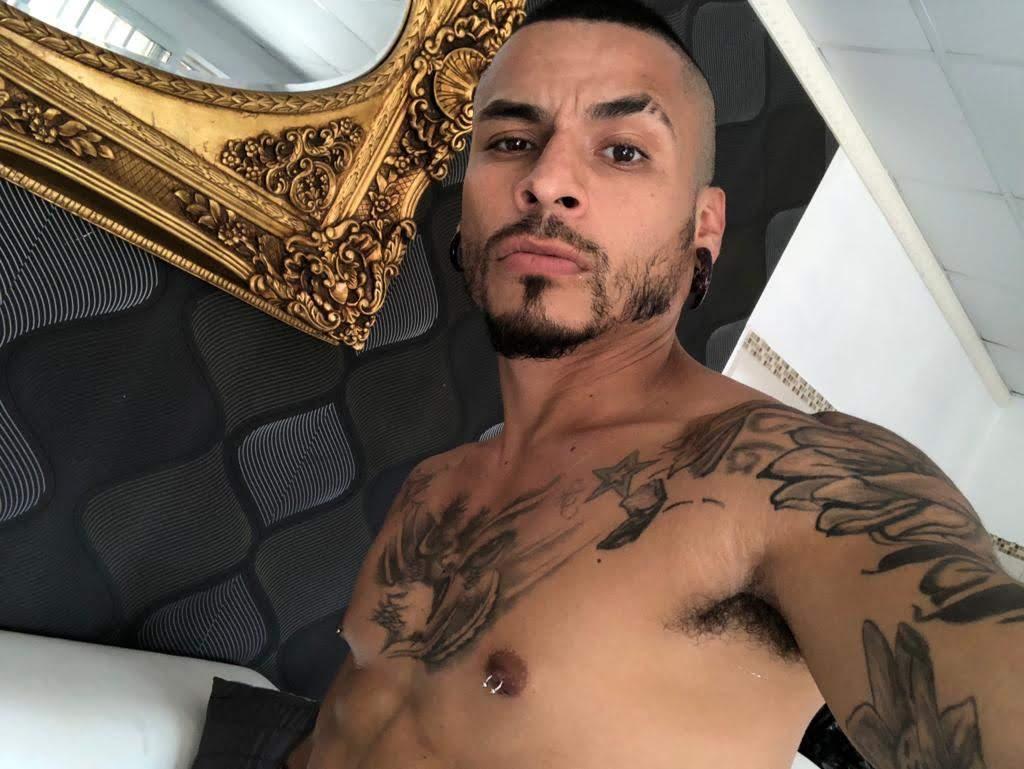 CallMeDouglas from Colombia