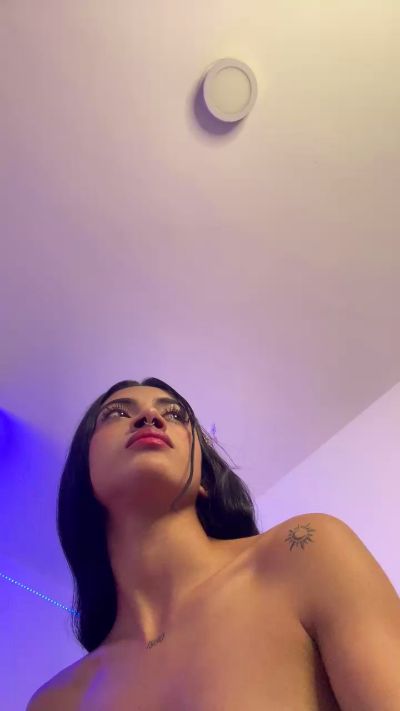 Caroline220 from Colombia