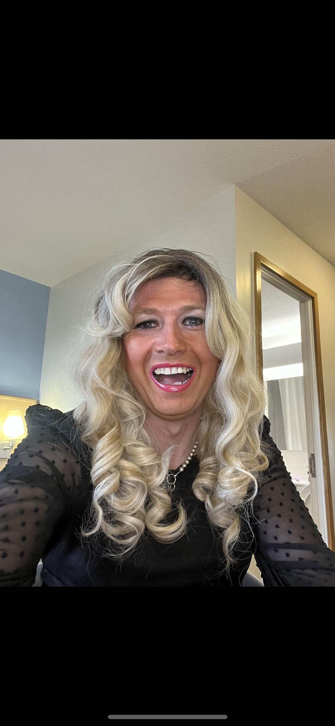 Clairetvblonde from United Kingdom