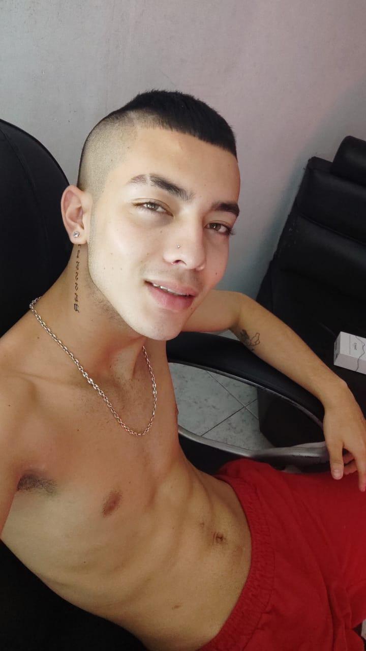 Dereckk_Boy from Colombia