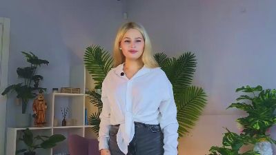 DollieSarlo from France