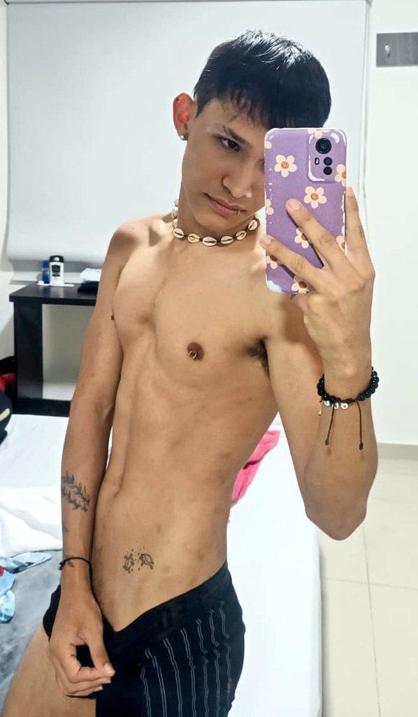 Dylan_Reynoldss from Colombia
