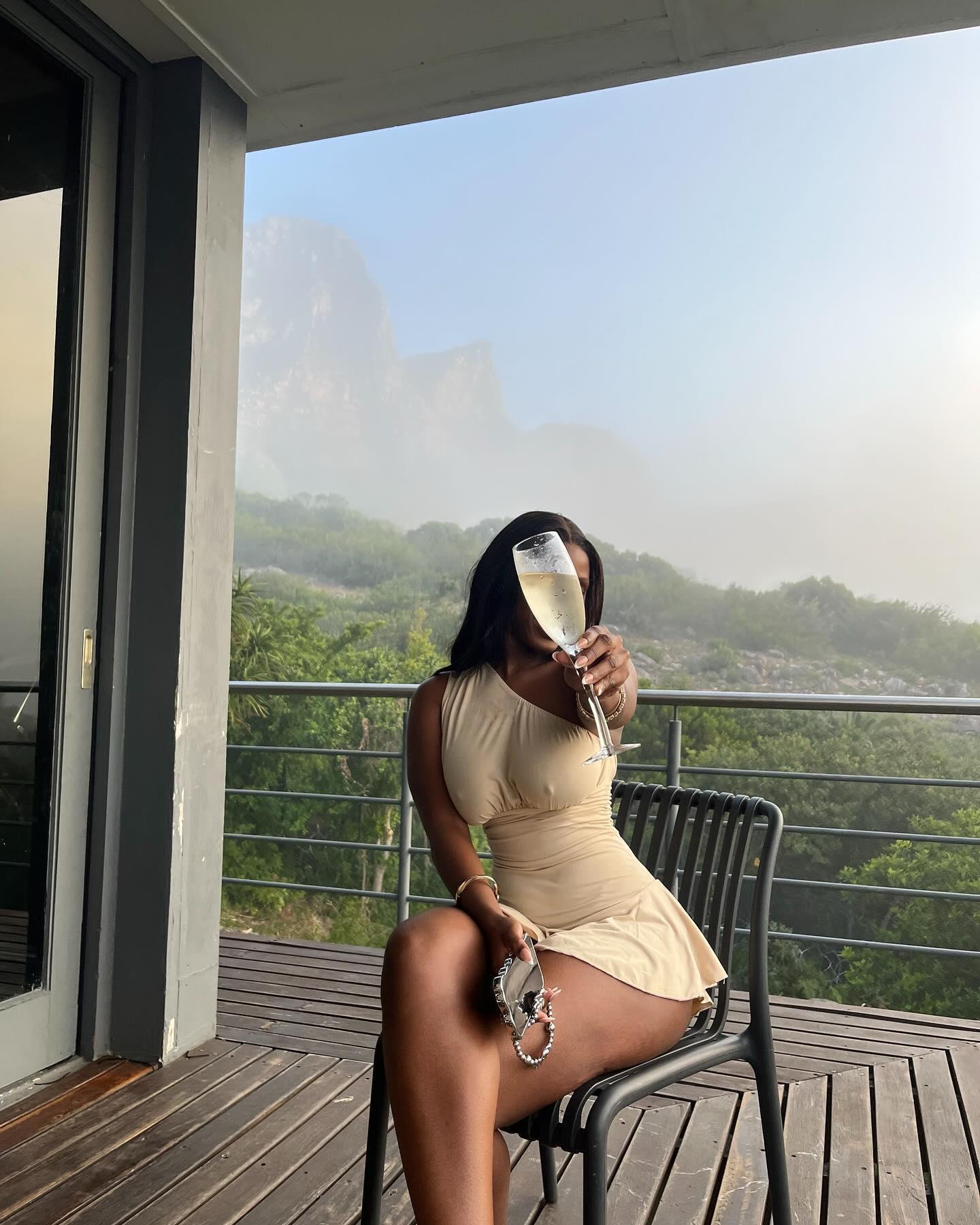 Ebonysweetpee from United Kingdom