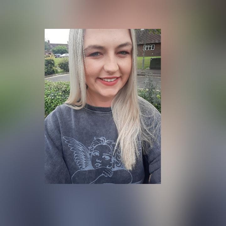 Emilyjamesmjb22 from United Kingdom