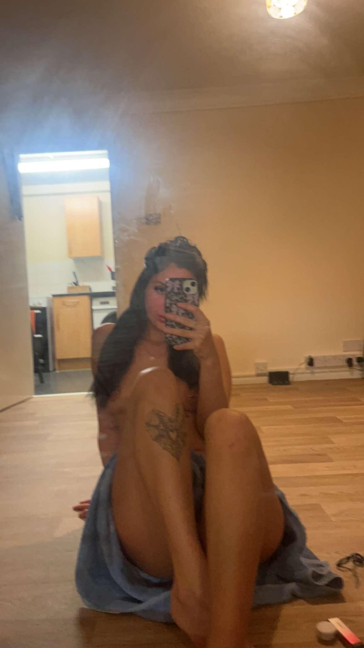 Goddessmia from United Kingdom