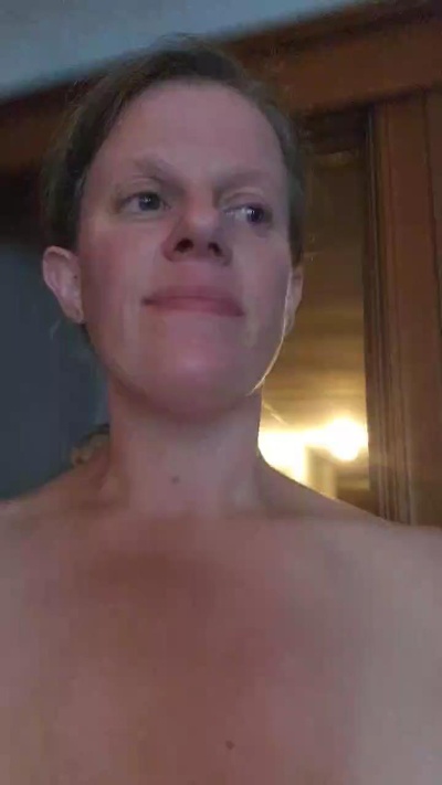 Hazel87 from United States