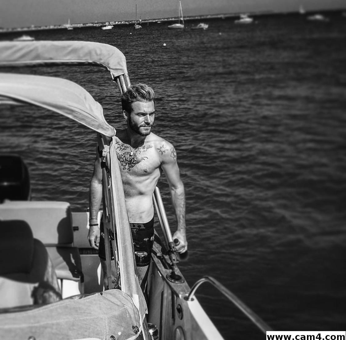 Kenzo_divaio from France