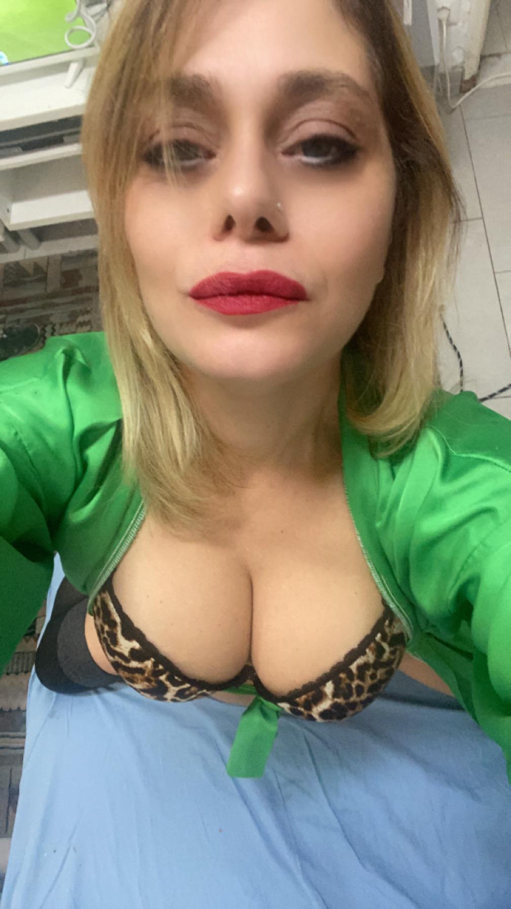 Kittyforfun76 from Italy