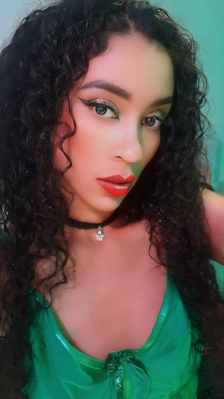 Kylie_Jen from Italy