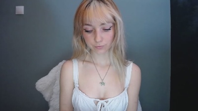 LuciaAdorable from United Kingdom