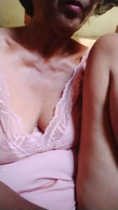 Mamiecoquine56 from Madagascar