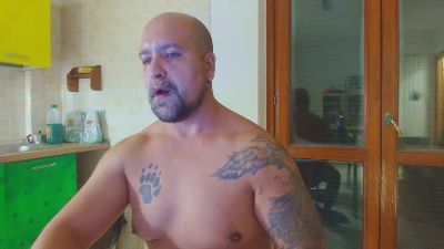 Mannextdoor1929 from Italy