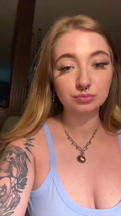 Rosaleejaden from United States