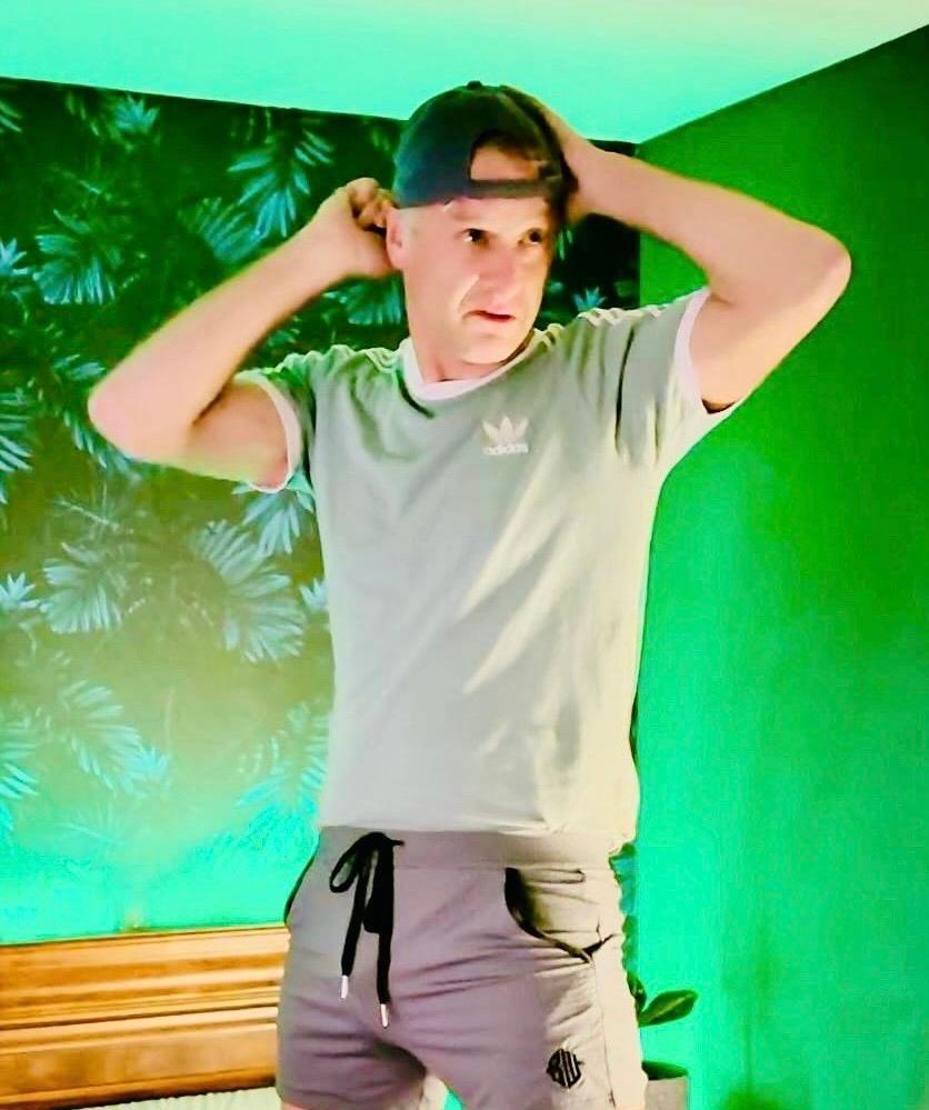 Scruffyjocklad from United Kingdom