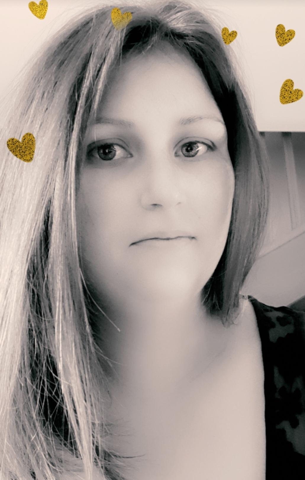 Sexycurvy877 from France