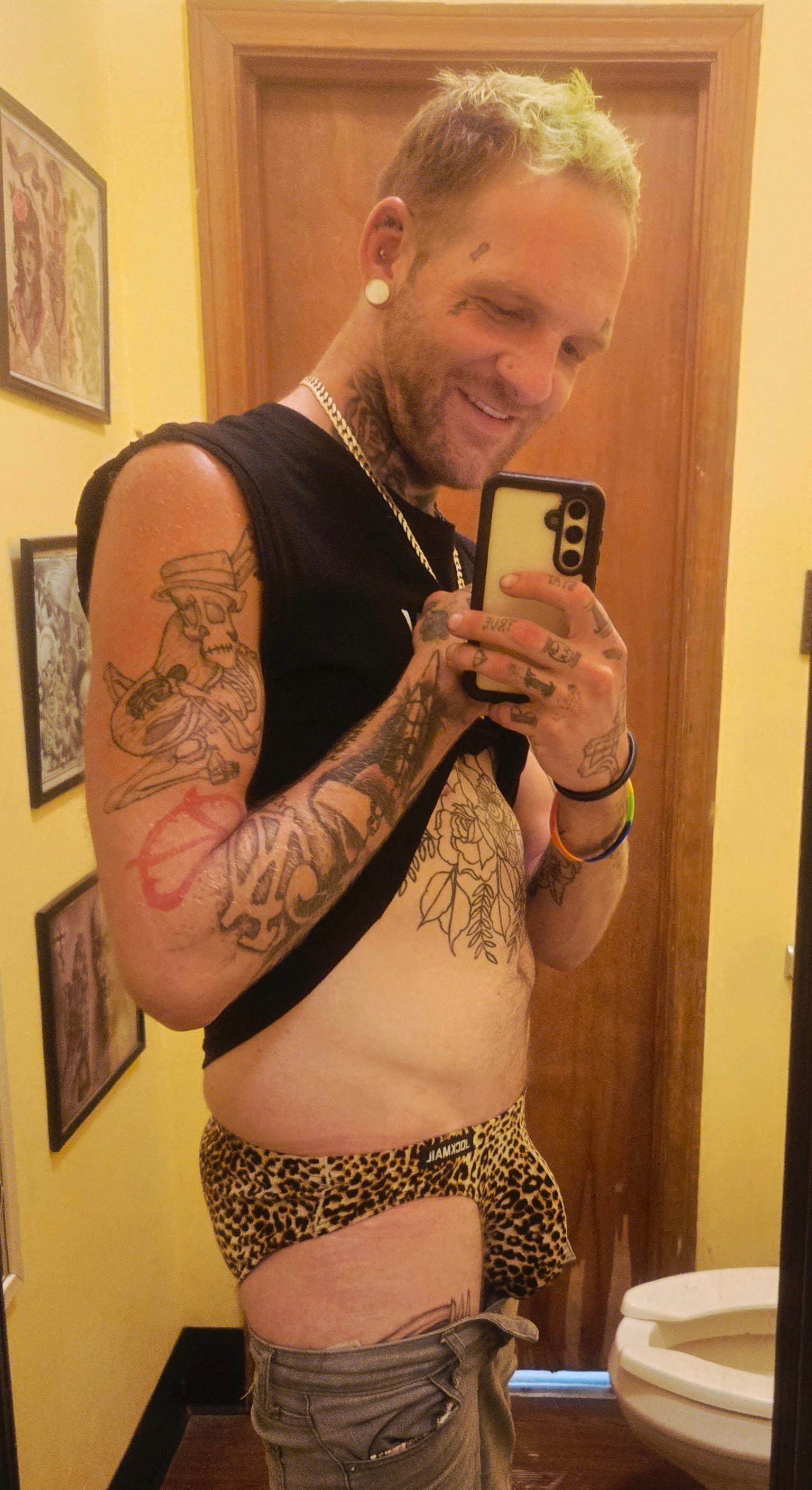 Tattoosntrouble from United States
