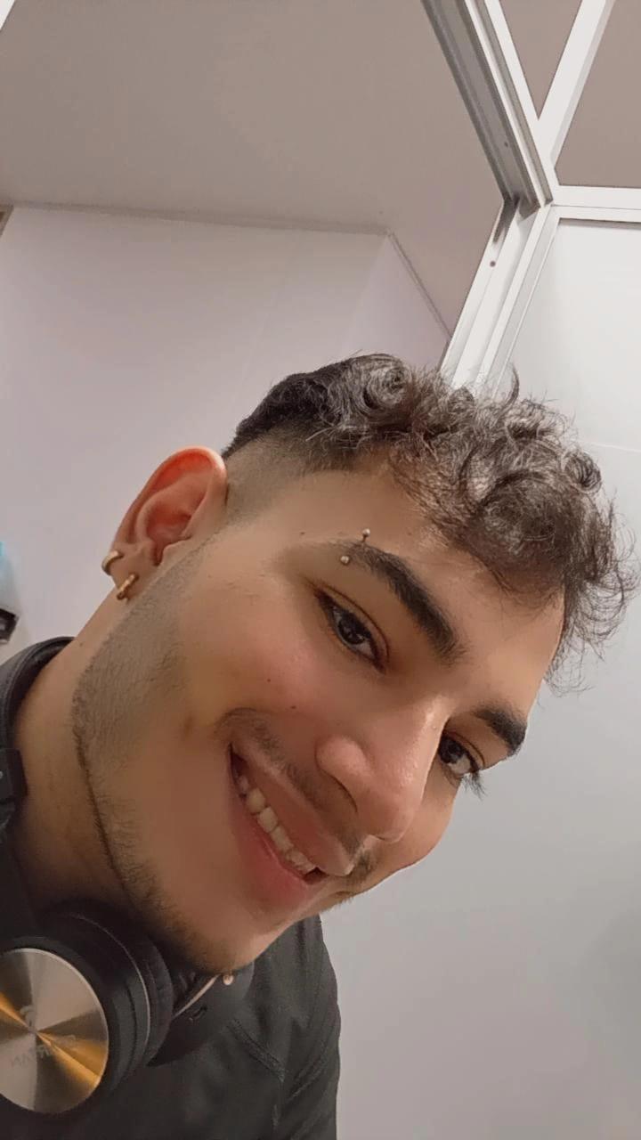 Teoh_ from Colombia