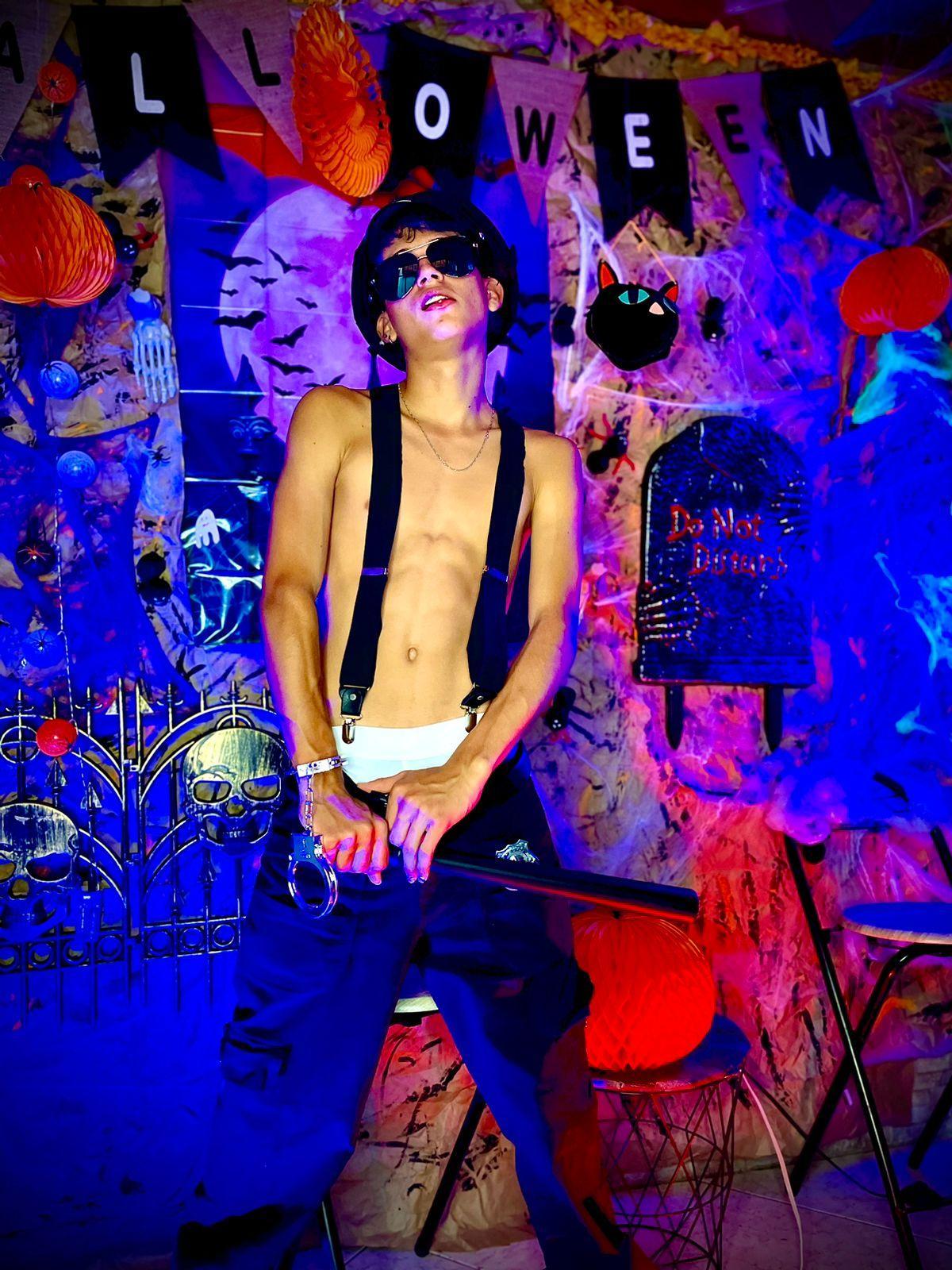 Twinkie_Alex18 from United States