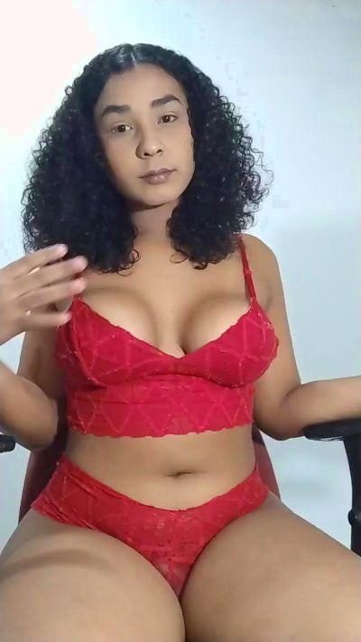 Yaraevelynn from Brazil