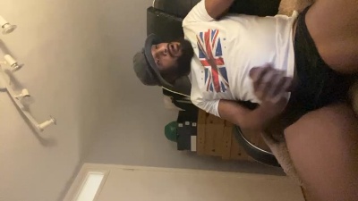 arron32 from United Kingdom