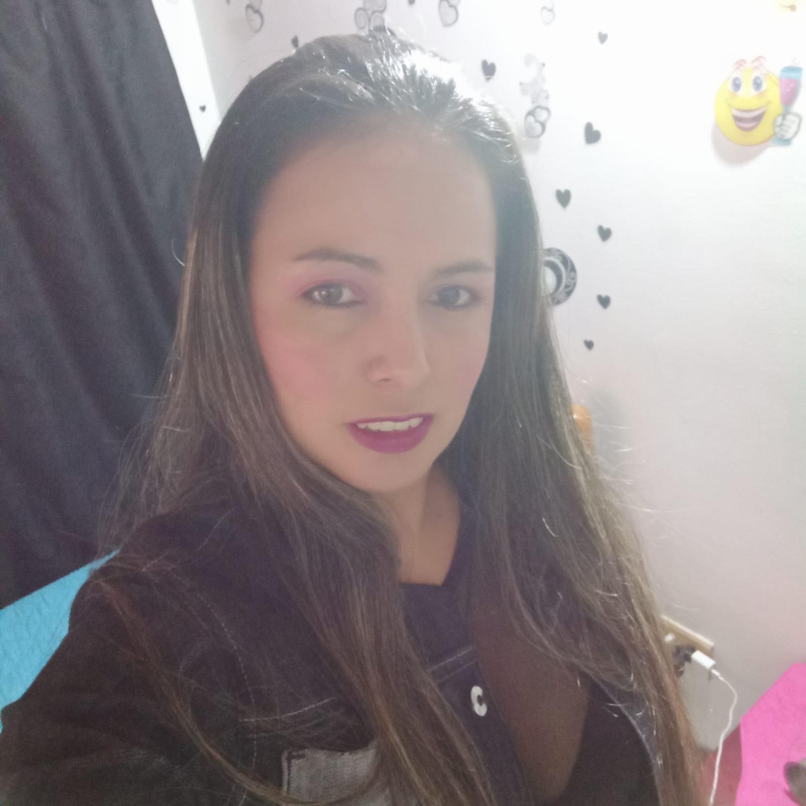 bellajade1985 from Colombia