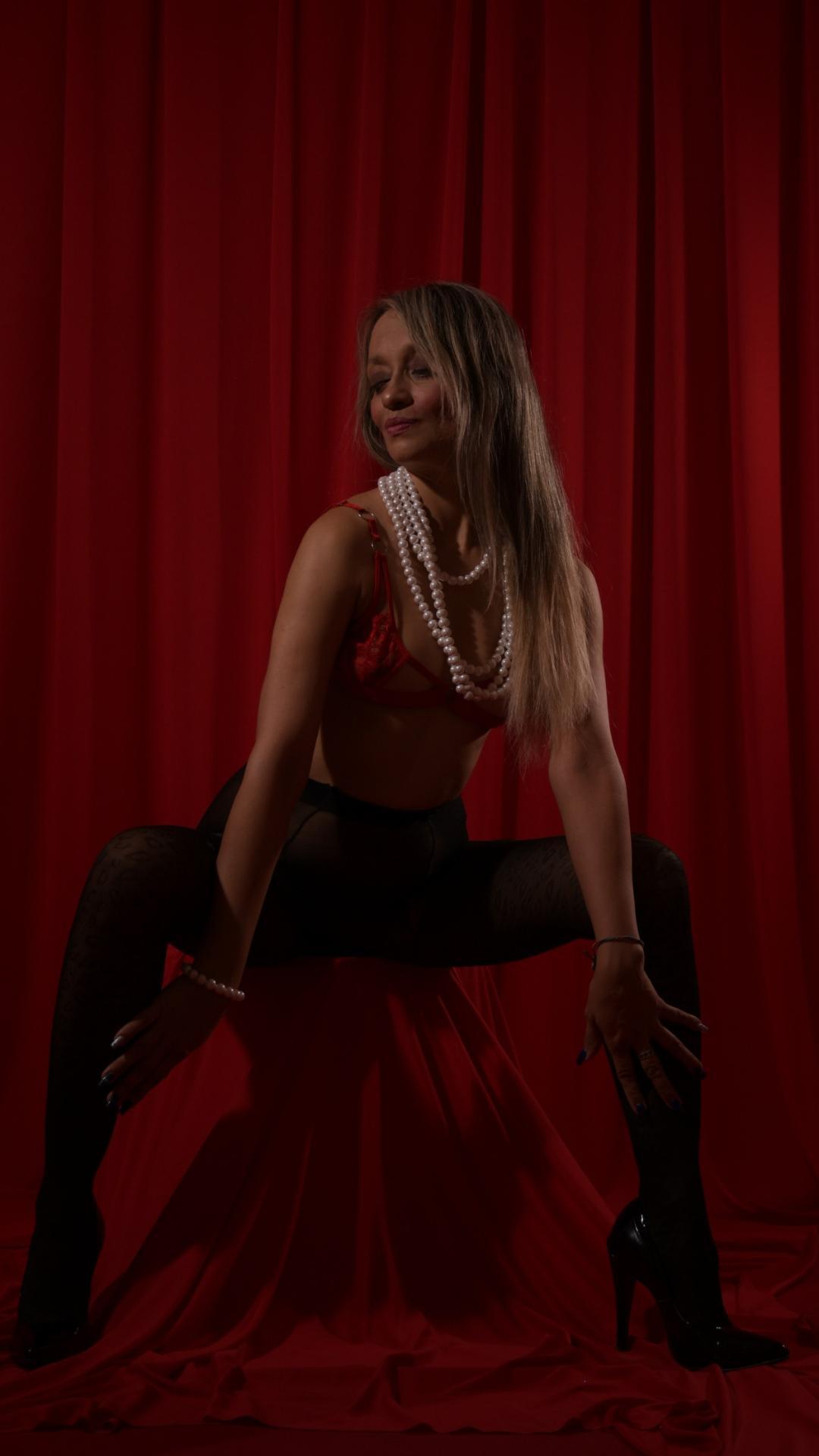emma_collson from Colombia