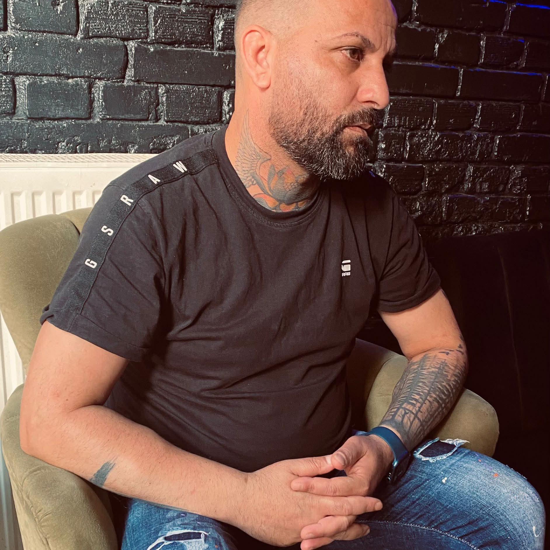 greekbo2407 from Germany