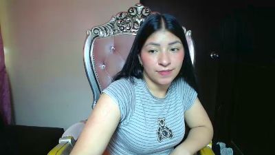 holly20a from United States