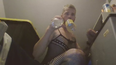 iwantcumallove3 from United States