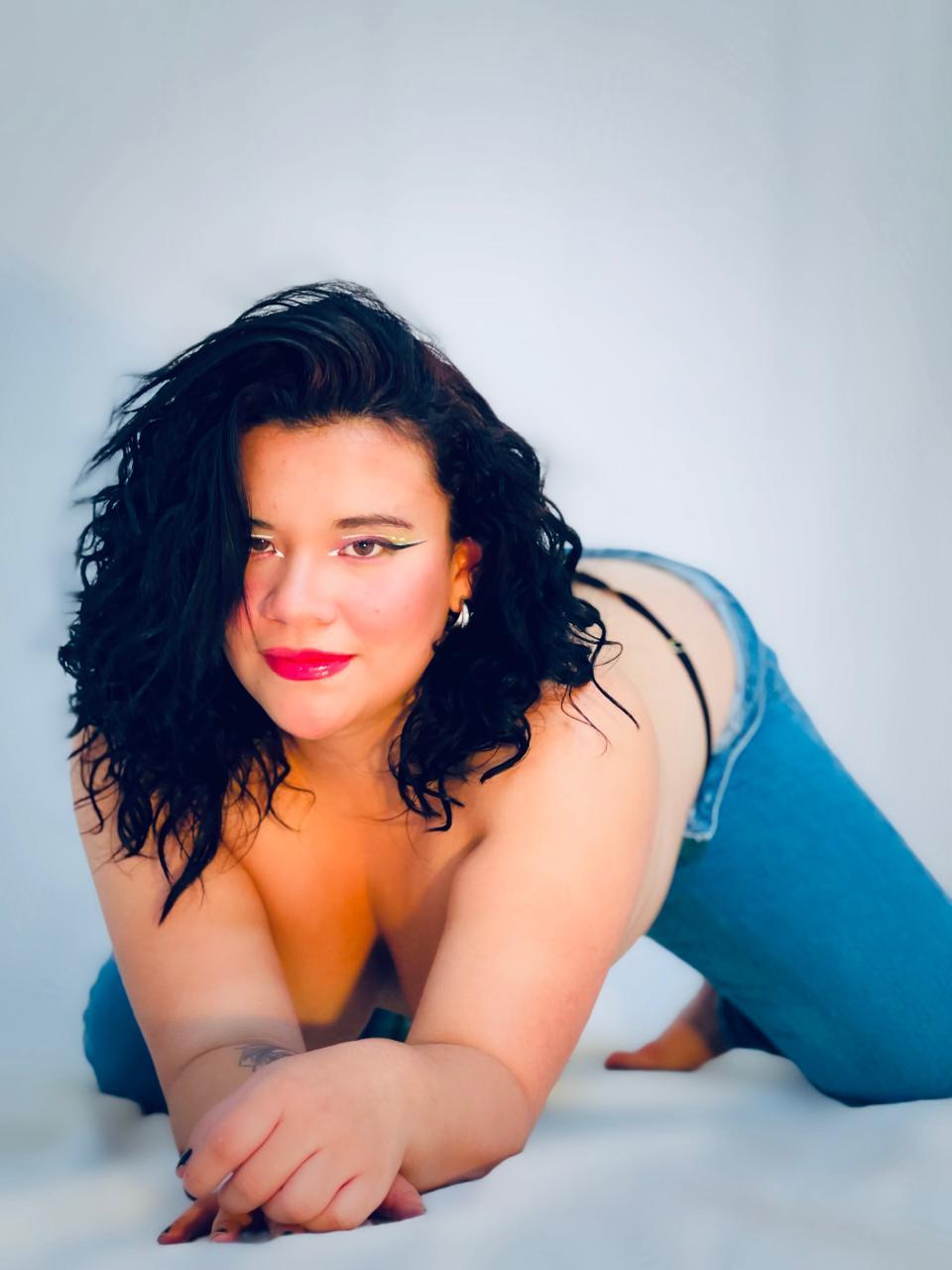 jade_brown_ from Colombia