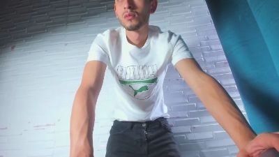 logan_rogers from Colombia