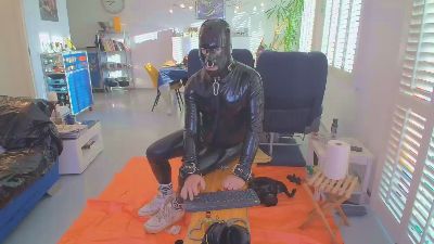 sneakpig from Netherlands