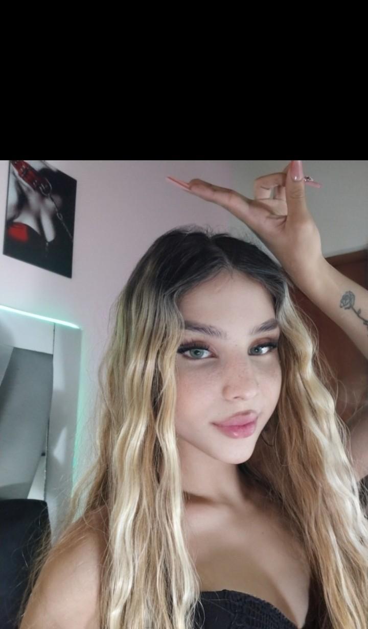 supradollx from Colombia