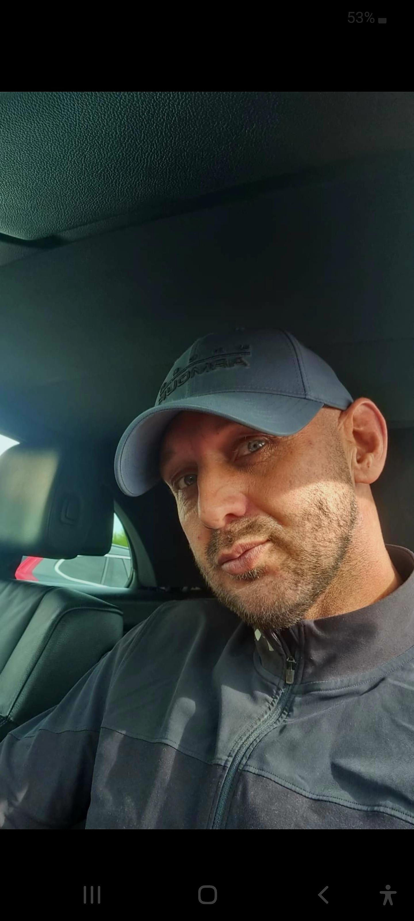 ukmale_hot from United Kingdom